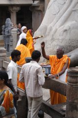 07-Jain priest